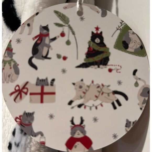 Viral CATS & CHRISTMAS FUN THROW BLANKET - Picture 7 of 7